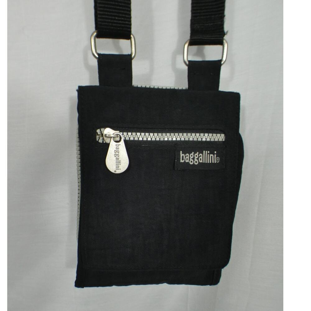 Baggallini Black Crossbody Wallet Purse Adjustable Strap Zipper Button Closures